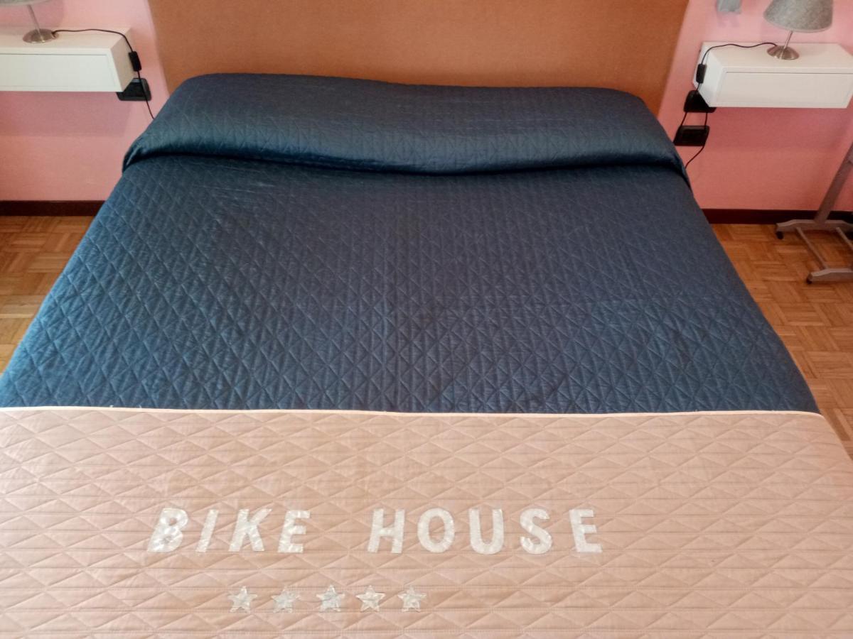 Bike House "Silver" سيرياته المظهر الخارجي الصورة
