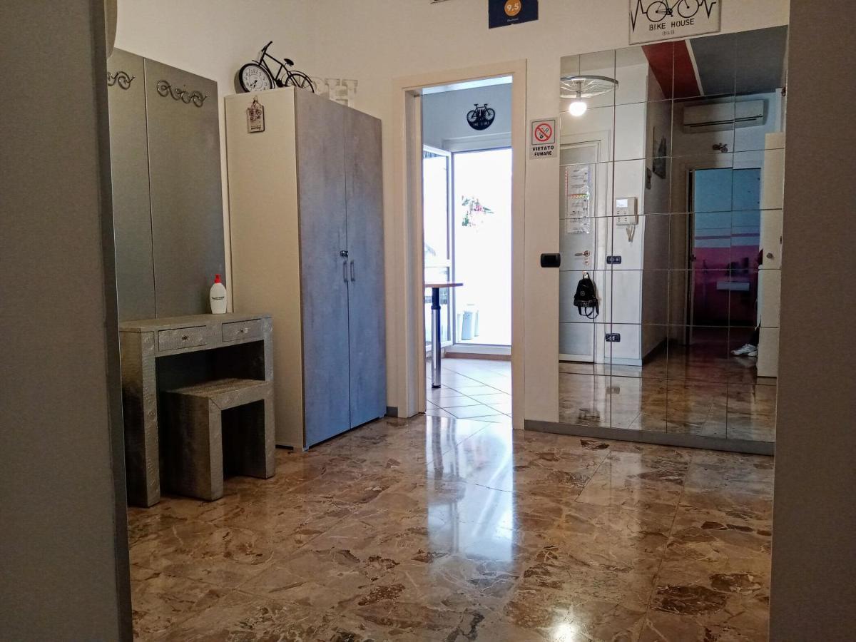 Bike House "Silver" سيرياته المظهر الخارجي الصورة