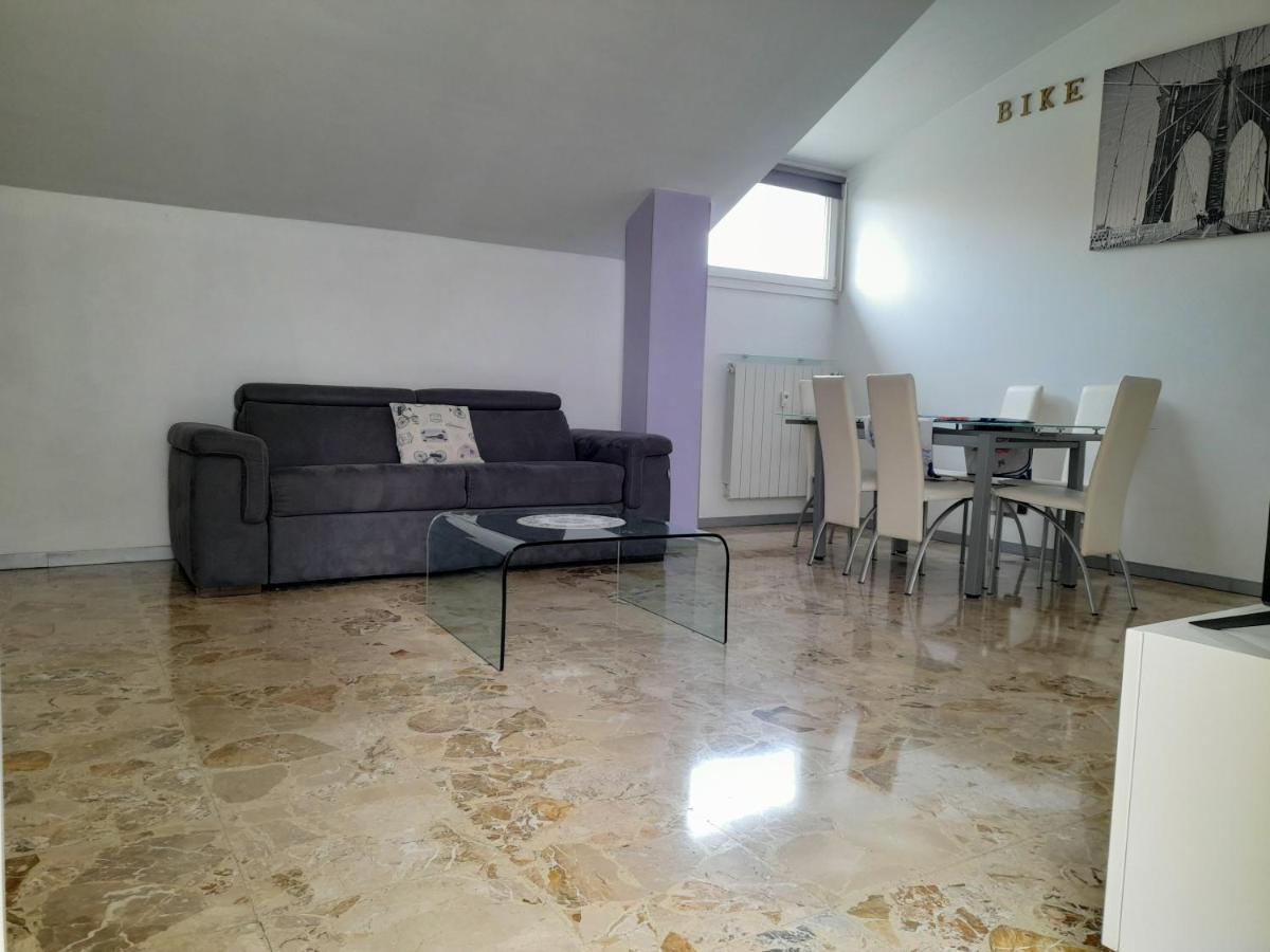 Bike House "Silver" سيرياته المظهر الخارجي الصورة